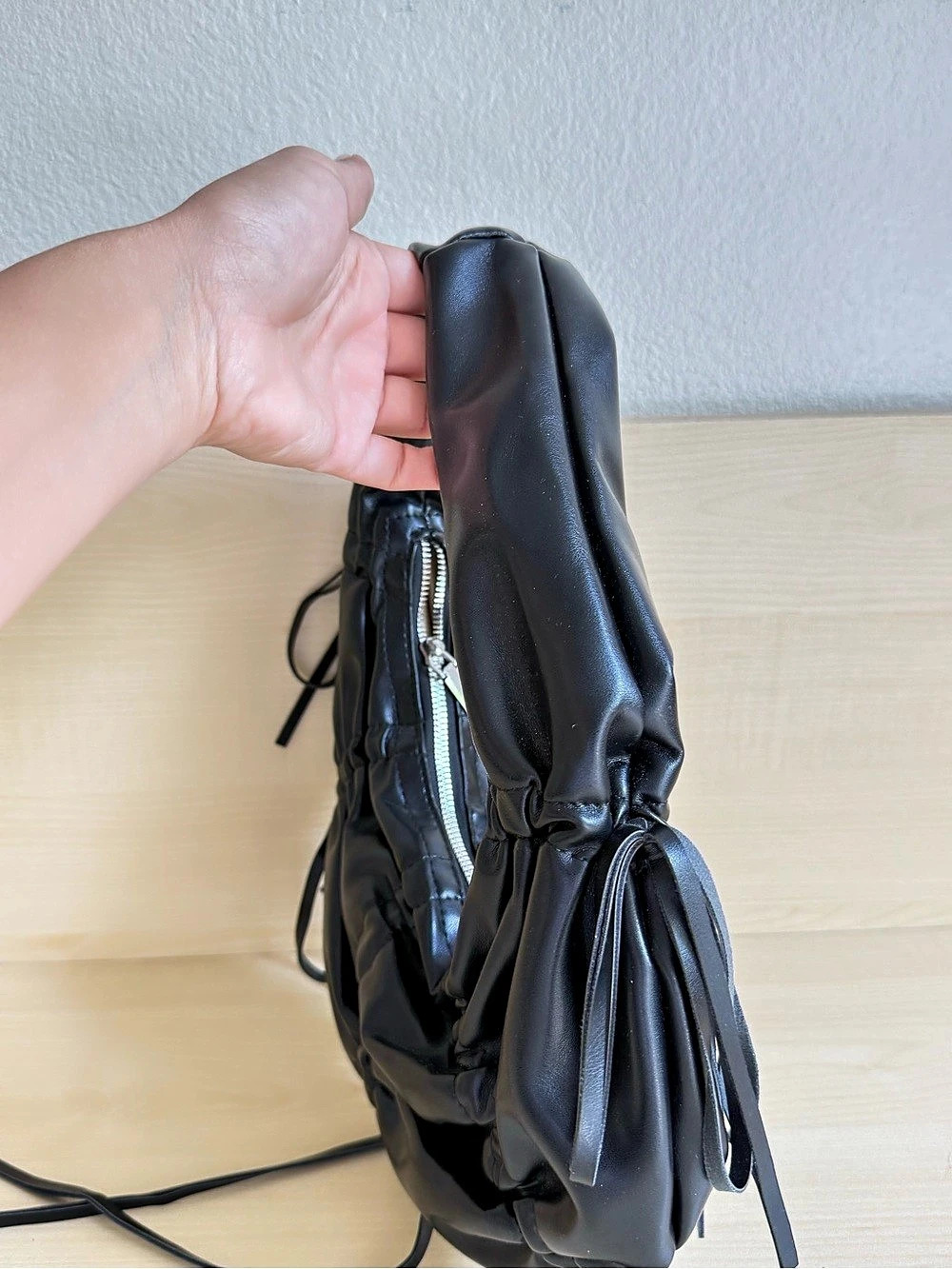 Black Ruched Shoulder Bag - Picture 5 of 6